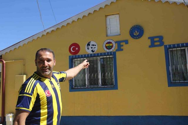 Fenerbahçe sevgisini evinin duvarlarında yaşattı