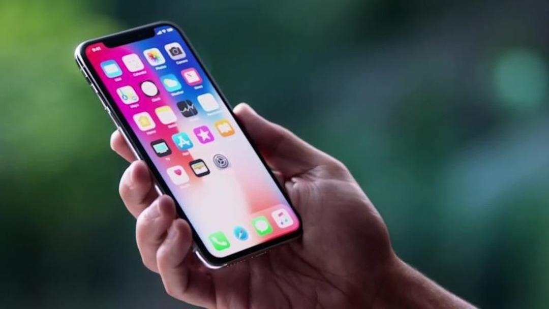 Apple'dan 3 kameralı iPhone s&uuml;rprizi 