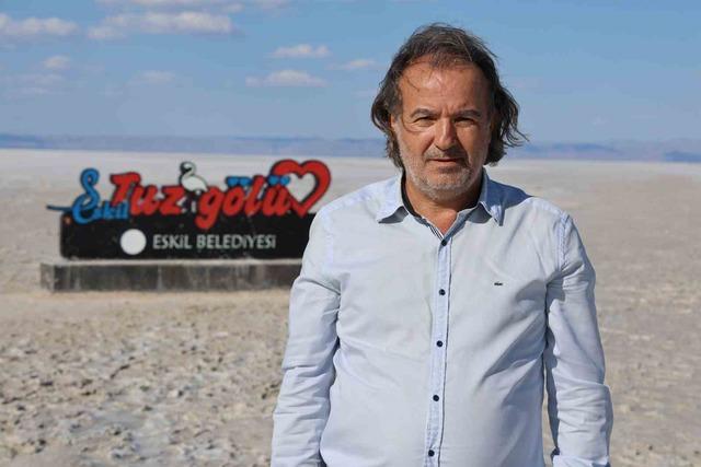 Tuz G&ouml;l&uuml; pembe renge b&uuml;r&uuml;nd&uuml; 1