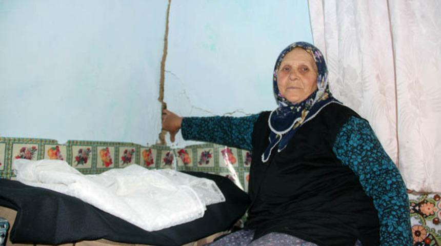 Giresun'da heyelanlı sahada ölümü göze alarak yaşıyorlar