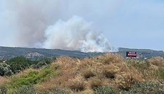 &Ccedil;eşme'de yangın! Alevler makilik alana &ccedil;ıktı