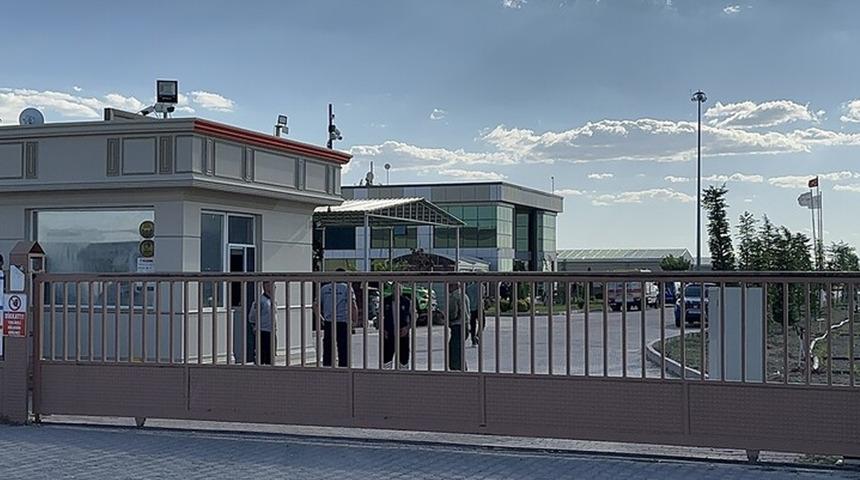 Niğde'de havai fişek fabrikasındaki patlamada &ouml;len iş&ccedil;inin cenazesi defnedildi