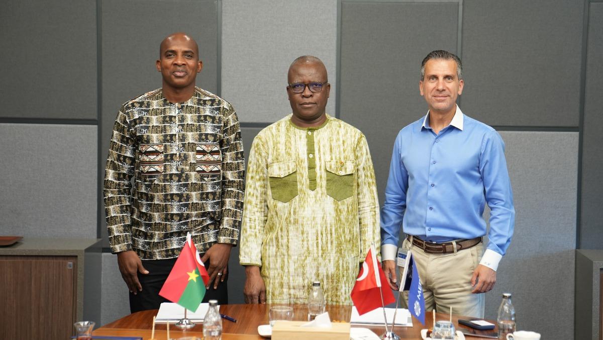 Medipol den Afrika ya spor sağlığı k&ouml;pr&uuml;s&uuml;: Burkina Faso ile stratejik iş birliği imzalandı 1