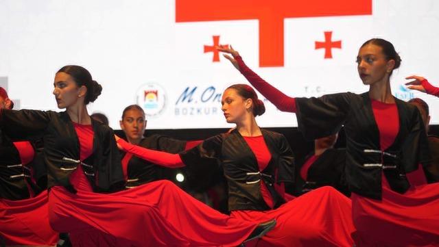 Tekirdağ da Perinthos Folkfest renkli g&ouml;r&uuml;nt&uuml;lere sahne oldu 9