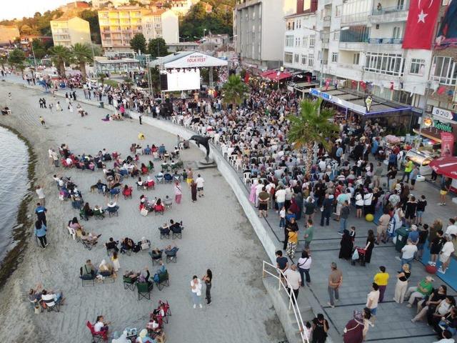 Tekirdağ da Perinthos Folkfest renkli g&ouml;r&uuml;nt&uuml;lere sahne oldu 7