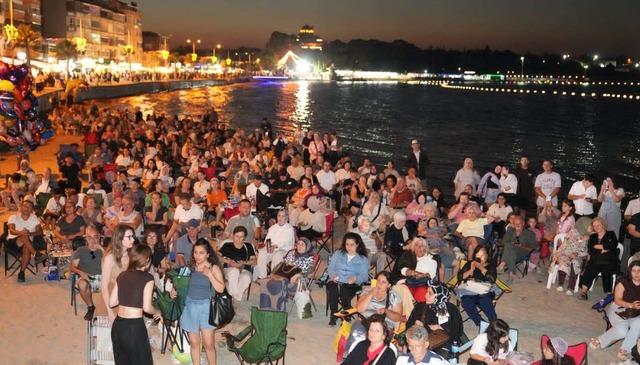 Tekirdağ da Perinthos Folkfest renkli g&ouml;r&uuml;nt&uuml;lere sahne oldu 2
