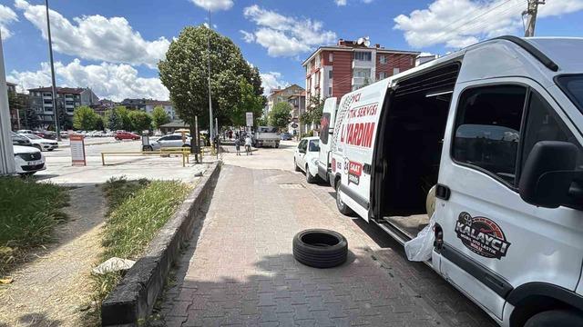 Bolu&rsquo;da onlarca s&uuml;r&uuml;c&uuml; &lsquo;alışkanlık&rsquo; kurbanı oldu: 20&rsquo;ye yakın aracın lastiği patladı 1