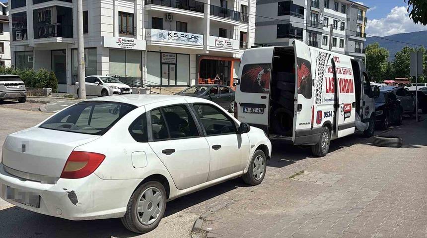 Bolu&rsquo;da onlarca s&uuml;r&uuml;c&uuml; &lsquo;alışkanlık&rsquo; kurbanı oldu: 20&rsquo;ye yakın aracın lastiği patladı