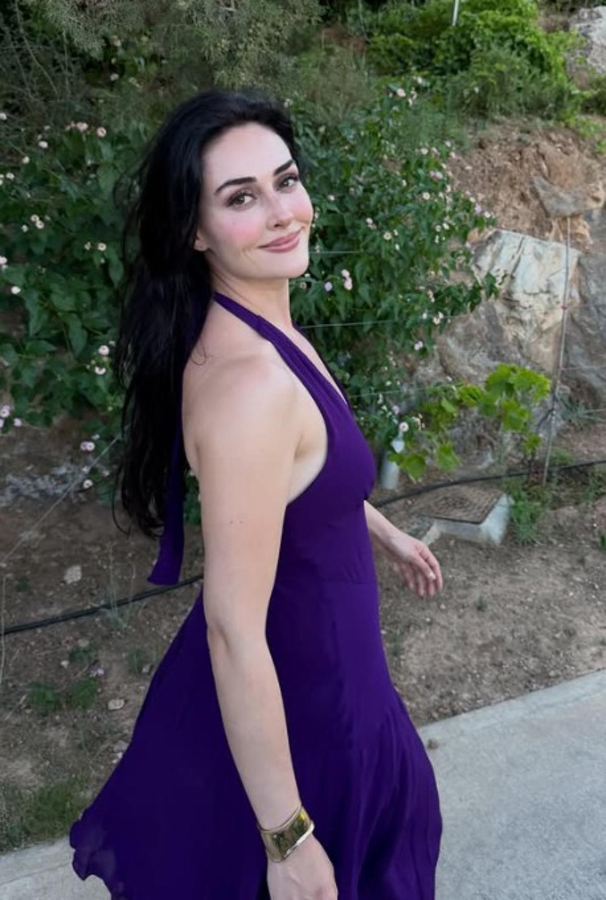 Esra Bilgi&ccedil; son pozlarıyla yaktı ge&ccedil;ti! Bir bakan bir daha baktı 4