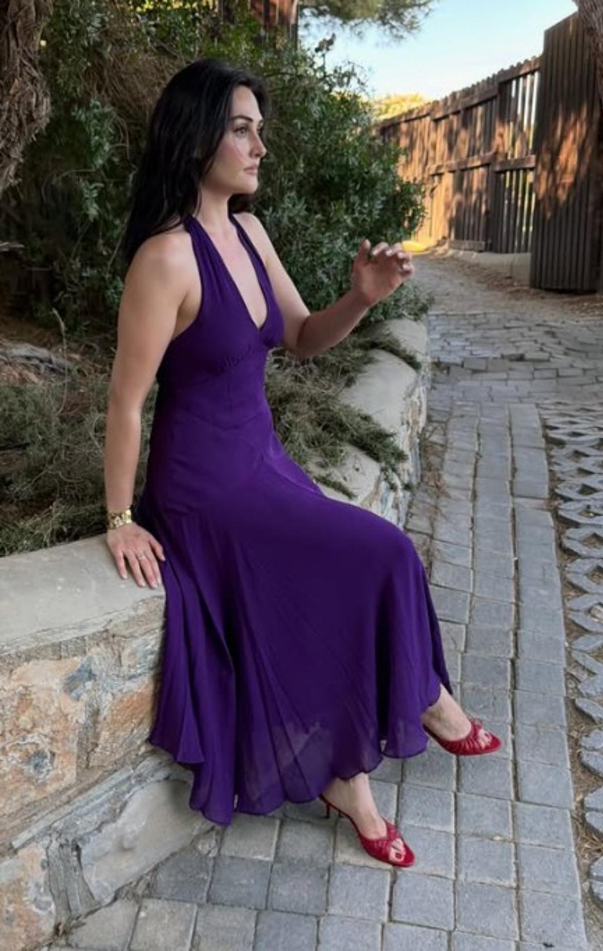 Esra Bilgi&ccedil; son pozlarıyla yaktı ge&ccedil;ti! Bir bakan bir daha baktı 3