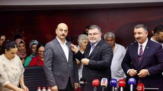AK Parti İzmir’e 370 yeni katılım