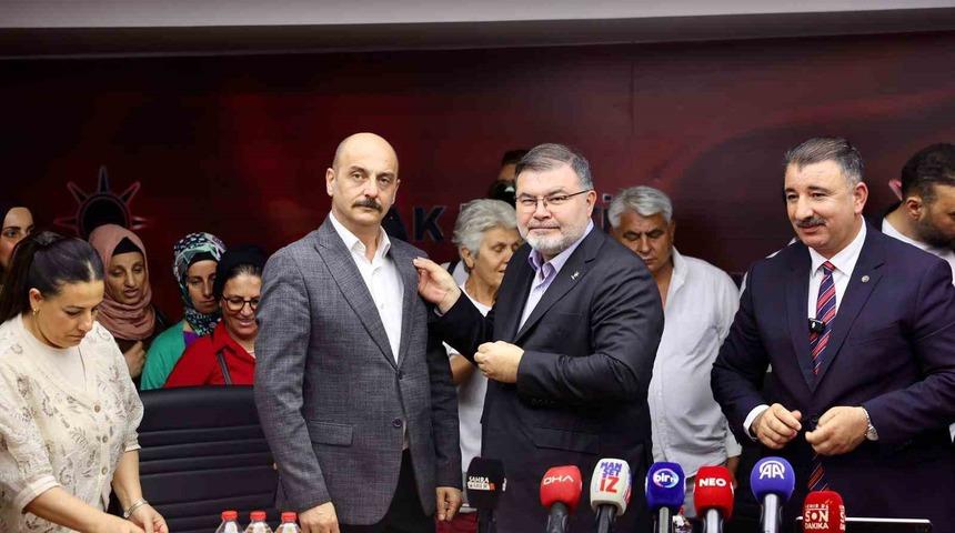 AK Parti İzmir&rsquo;e 370 yeni katılım