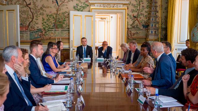 Buckingham Sarayı’nda iklim eylemi buluşması: Samed Ağırbaş öncülüğündeki toplantıda iklim liderleriyle küresel çözümler değerlendirildi