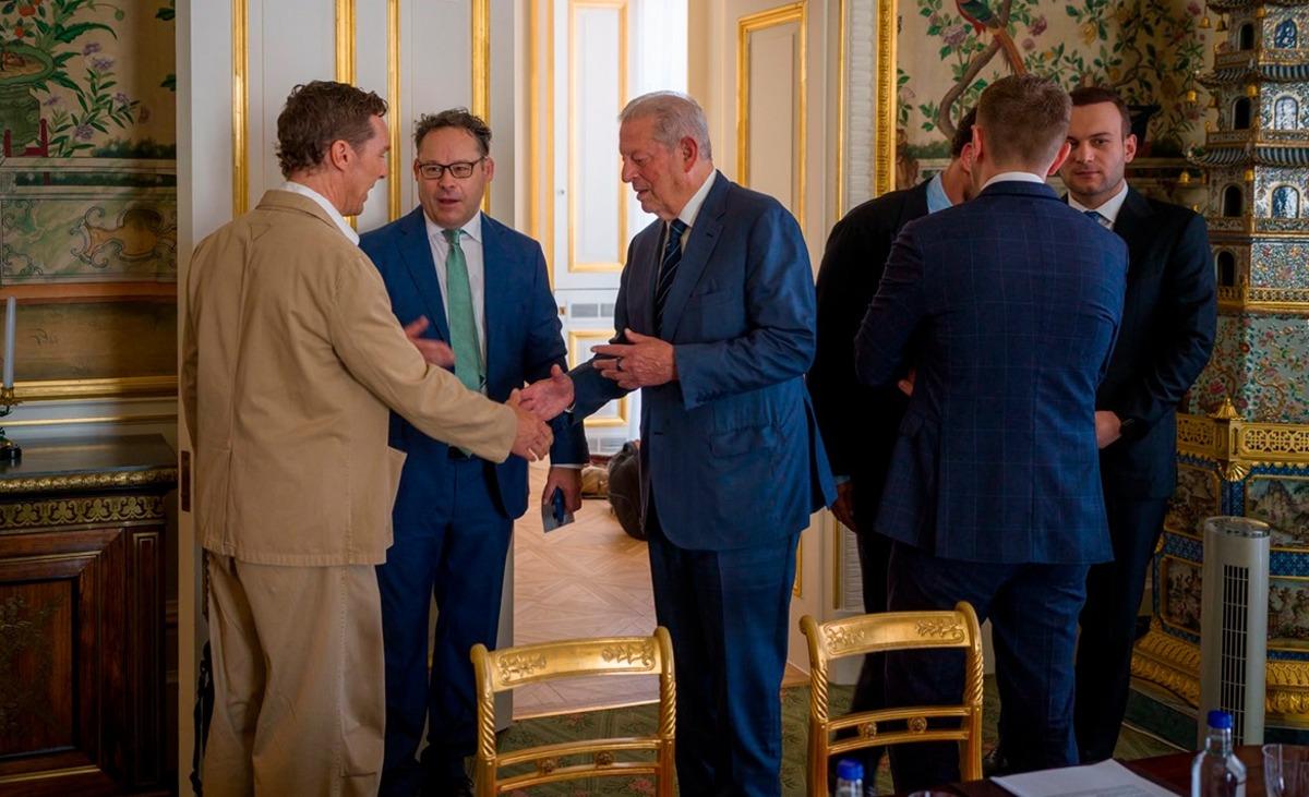 Buckingham Sarayı&rsquo;nda iklim eylemi buluşması: Samed Ağırbaş &ouml;nc&uuml;l&uuml;ğ&uuml;ndeki toplantıda iklim liderleriyle k&uuml;resel &ccedil;&ouml;z&uuml;mler değerlendirildi 1