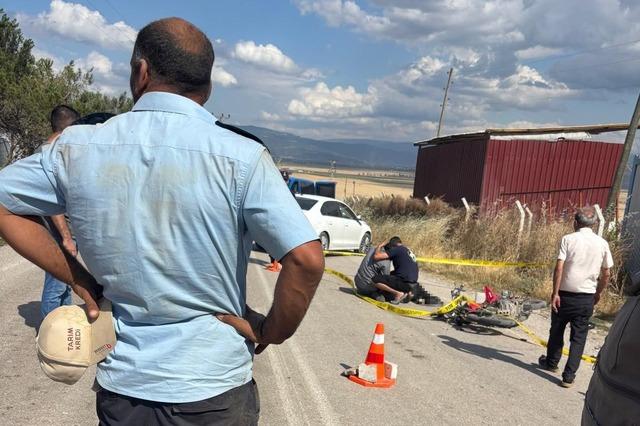 Amasya&rsquo;da otomobille &ccedil;arpışan motosikletli hayatını kaybetti 2