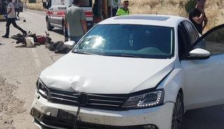 Amasya&rsquo;da otomobille &ccedil;arpışan motosikletli hayatını kaybetti
