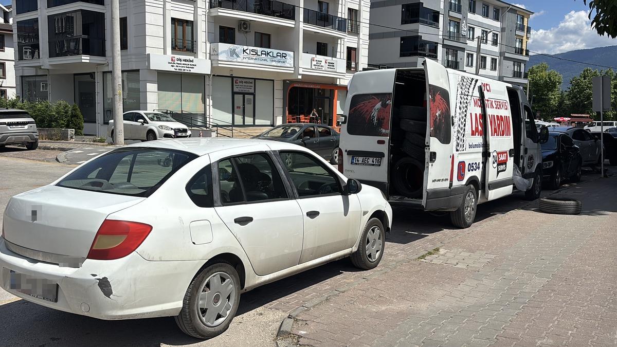  Alışkanlık  kurbanı olan onlarca s&uuml;r&uuml;c&uuml;n&uuml;n ara&ccedil; lastiği patladı 3