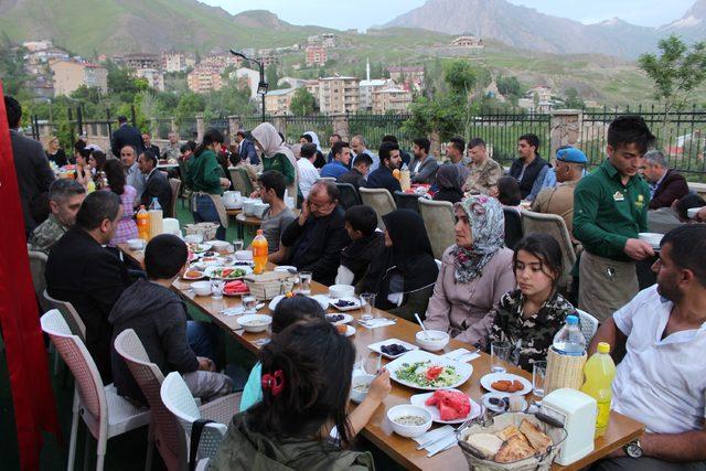 Hakkari'de şehit aileleri ve gazilere iftar