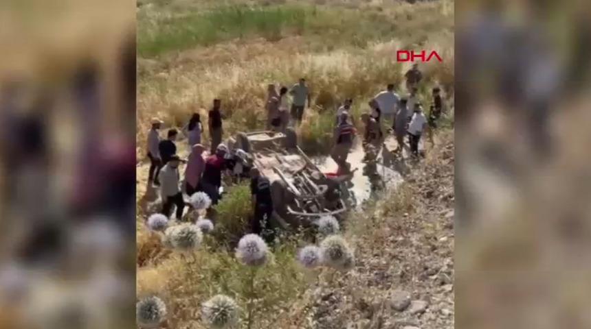 Şanlıurfa'da feci kaza! 1 &ouml;l&uuml;, 4 yaralı