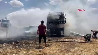 Yer: Şanlıurfa! Saman yüklü TIR yandı
