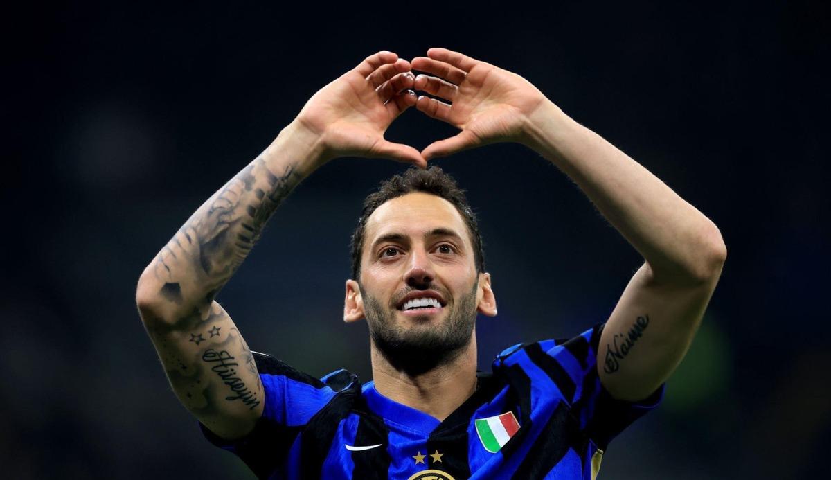 Inter den Hakan &Ccedil;alhanoğlu i&ccedil;in s&uuml;rpriz karar! 1