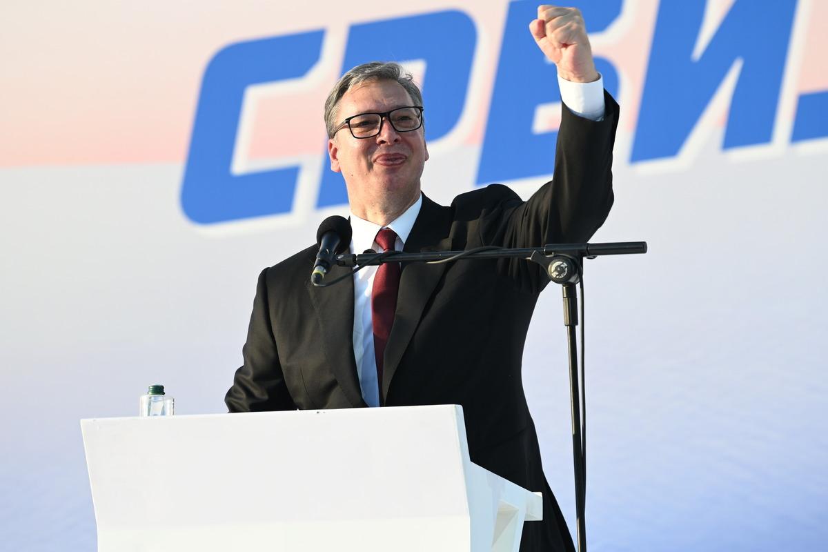 Sırbistan Cumhurbaşkanı Vucic istifa edeceğini duyurdu 3