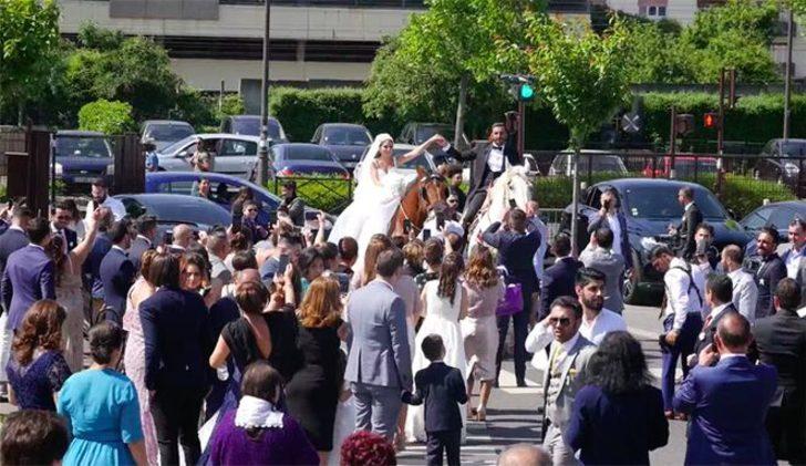 Paris'te evlendiler, balayı için Kato Dağı'na geldiler G4