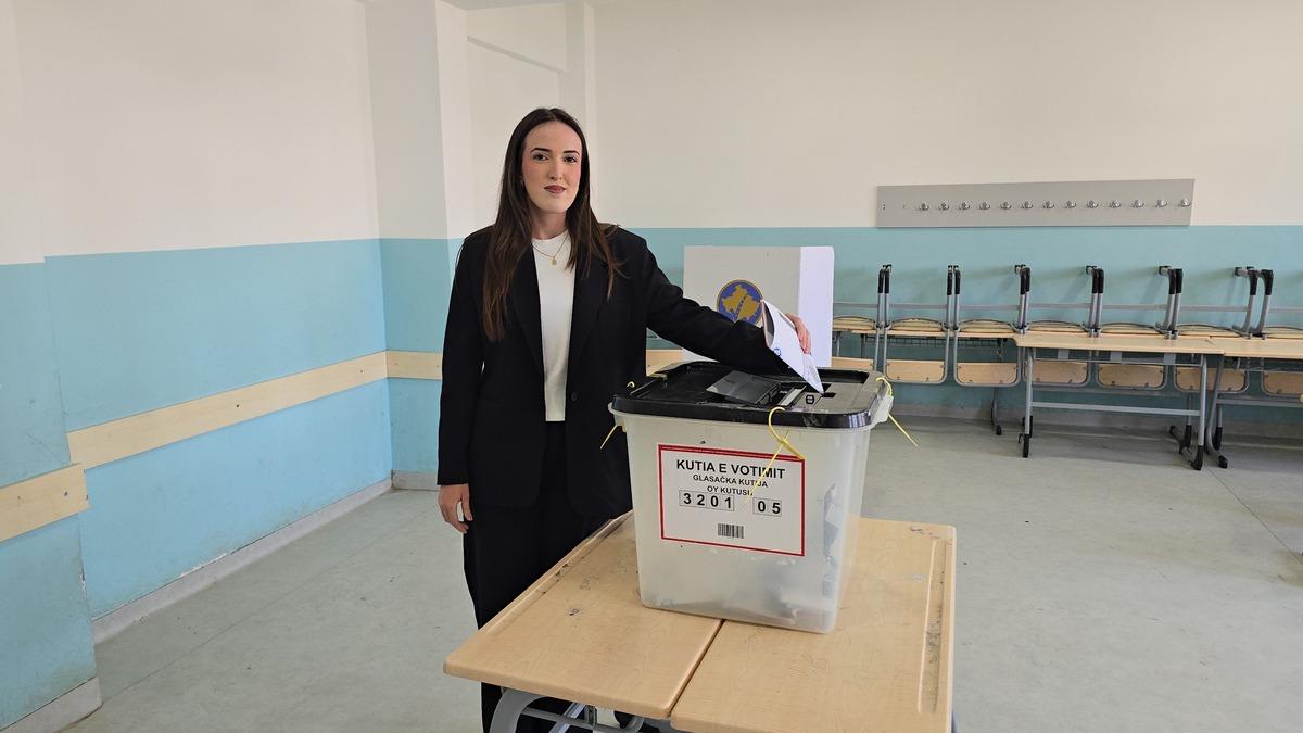 Kosova'da genel seçim! Başbakan Kurti'nin partisi yüzde 47,13 oyla birinci oldu