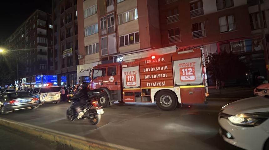 Eskişehir'de apartmanda yangın paniği