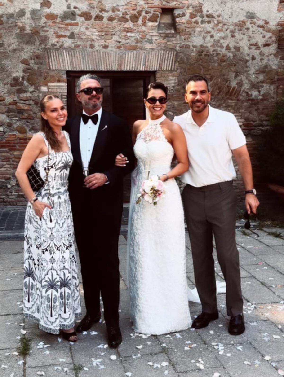 İbrahim Selim ile sevgilisi Ayşe Şeyma Keten evlendi! Gelinlik g&uuml;ndemde 4