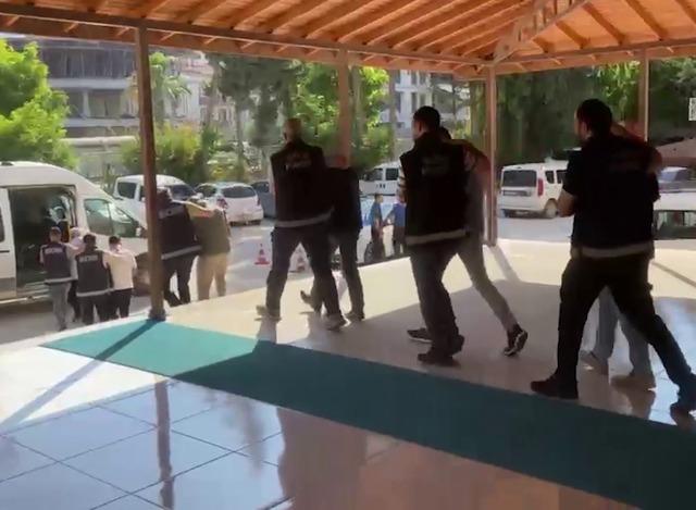 Faizle para vererek kumar bağımlılarını bor&ccedil; batağına d&uuml;ş&uuml;ren tefecilere operasyon 2