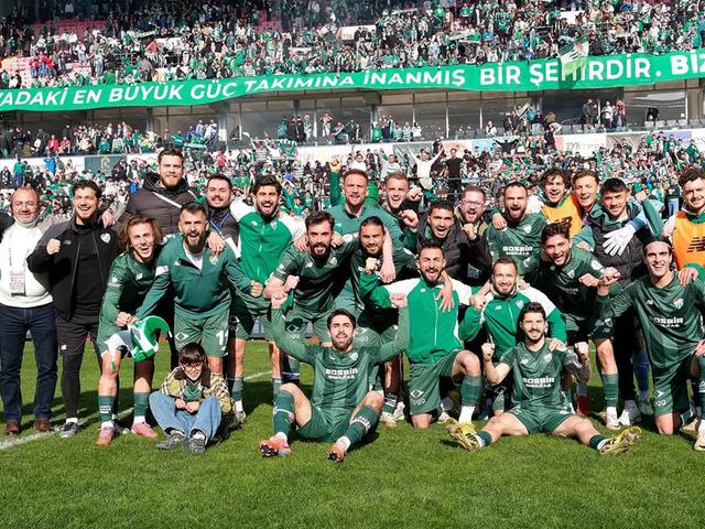 Bursaspor, Lincoln Henrique ve Lewis Baker&rsquo;i duyurdu