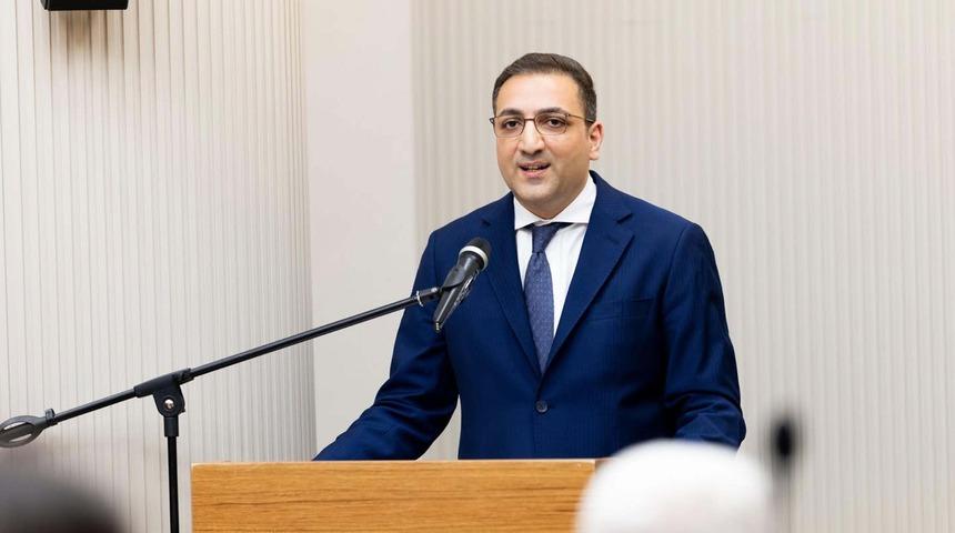 Bal&ccedil;ova Belediye Başkanı Onur Yiğit adliyeye sevk edildi