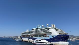 Dev kruvaziyer Bodrum&rsquo;da: Binlerce turist akın etti