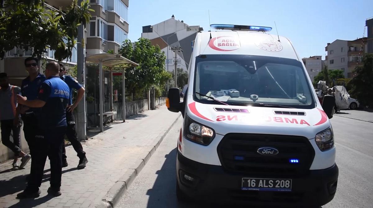 Yaşadığı  &ccedil;&ouml;p ev de mahsur kaldı! Yığın 1 metreyi bulmuş 2