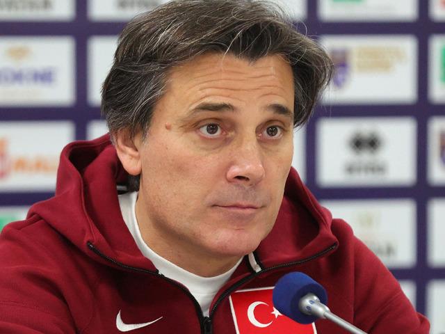 TFF'den Montella'ya neşter! Milli Takım'da 9 numara inadı bitiyor, ekibe ment&ouml;r geliyor...