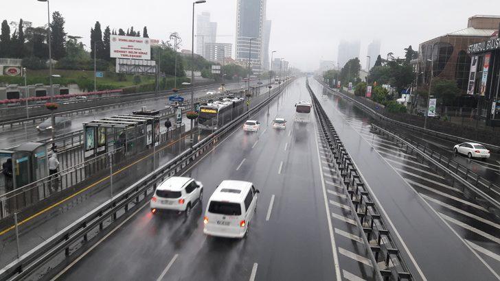 Meteoroloji uyarmıştı! İstanbul'u sağanak vurdu! G3