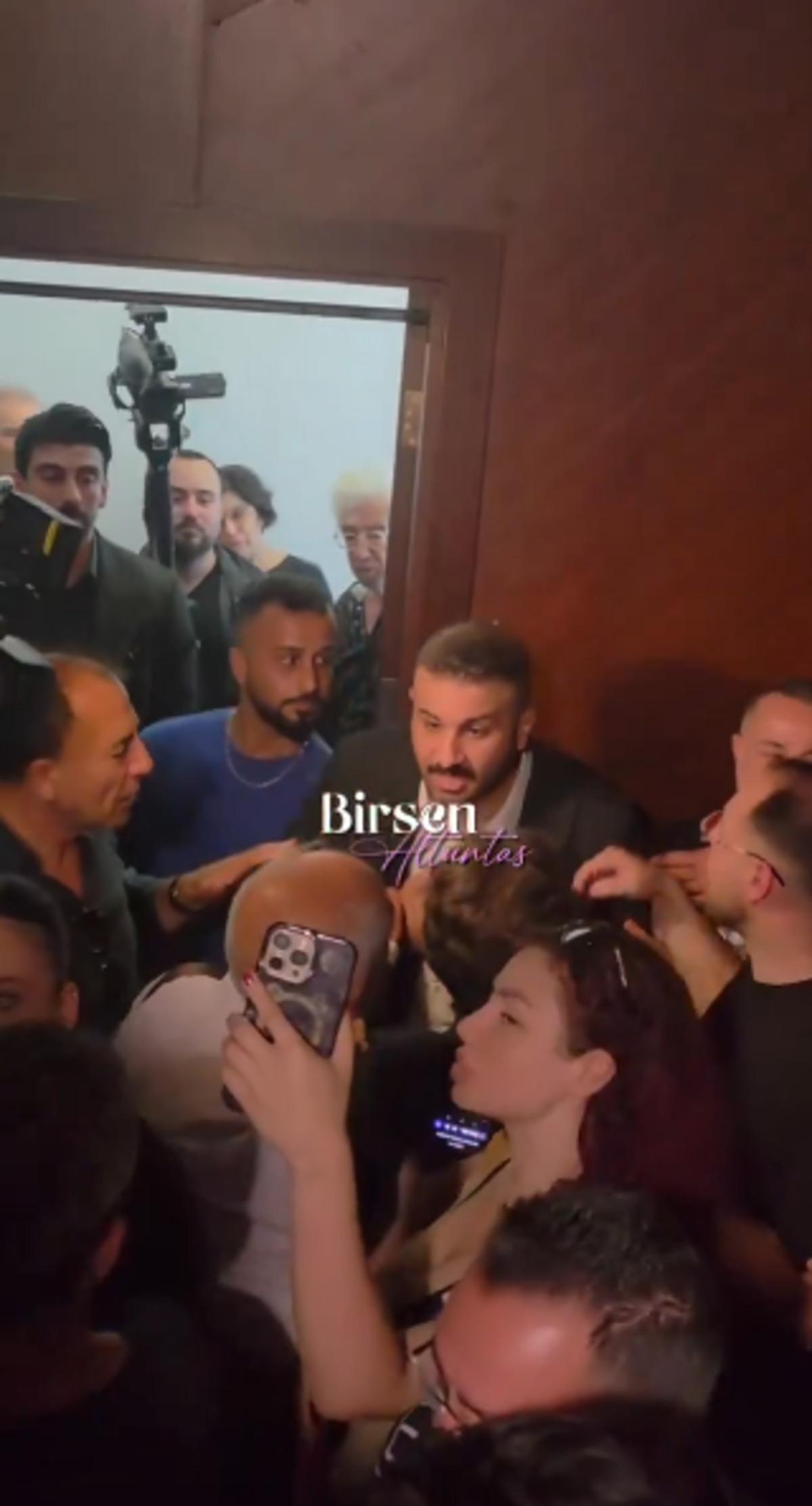 Kadir İnanır ın cenazesinde Kenan Evren gerilimi! Bir kişi t&ouml;renden &ccedil;ıkarıldı 1