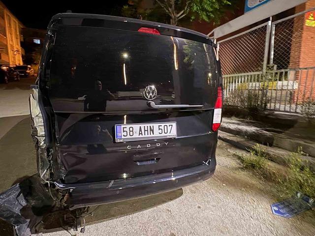 Sivas&rsquo;ta zincirleme trafik kazası: 5 yaralı 1