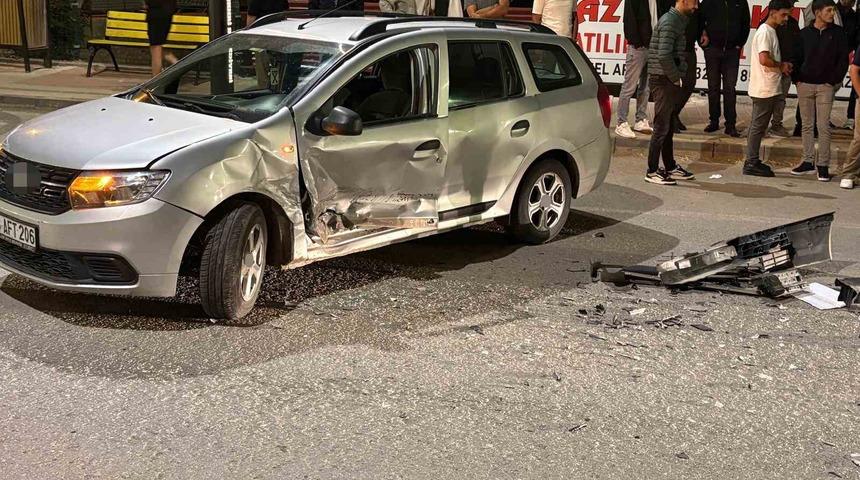 Sivas&rsquo;ta zincirleme trafik kazası: 5 yaralı