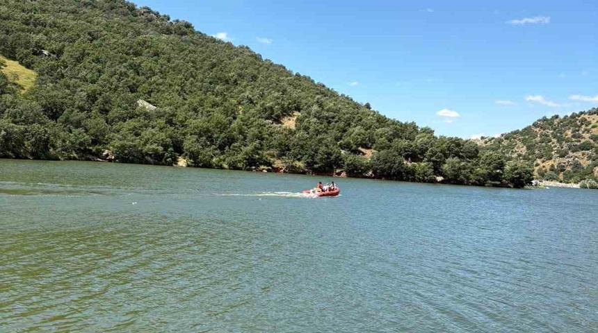 Kayıp olarak aranan kadının cesedi g&ouml;lette bulundu