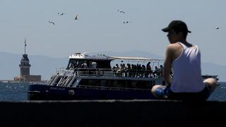 İstanbul'da sıcak havadan bunalanlar sahillere akın etti