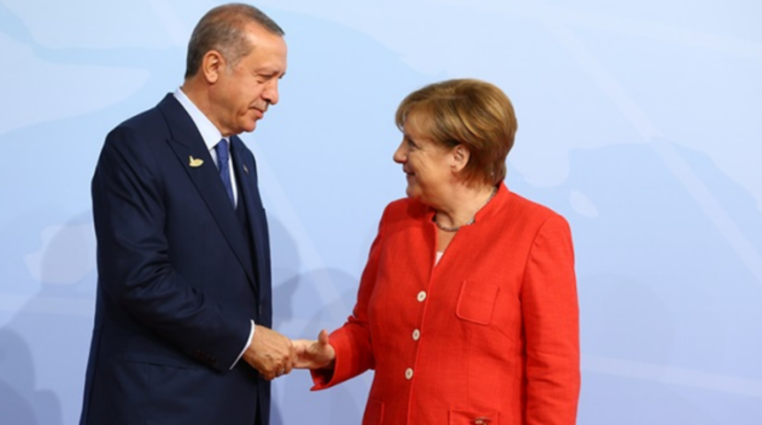 Almanya Başbakanı Merkel, Cumhurbaşkanı Erdoğan'ı Berlin'e davet etti
