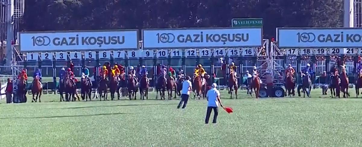 Son dakika | 100. Gazi Koşusu nda nefes kesen yarış! Hipodromda bayram havası: Şampiyon Bay Nal&ccedil;akan 4