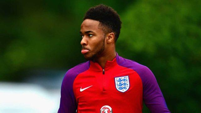 Raheem Sterling’in silah dövmesi olay oldu!