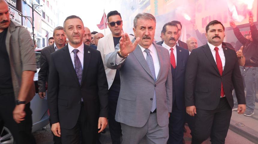 BBP lideri Destici'den İ&ccedil;işleri Bakanı ve İstanbul Valisi'ne teşekk&uuml;r: "Buna m&uuml;saade etmediler"