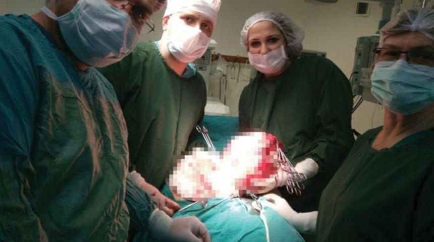 Aydın'da sürekli kilo alan Dilek Çelik'in karnından 7 kilo ağırlığında kitle çıktı!