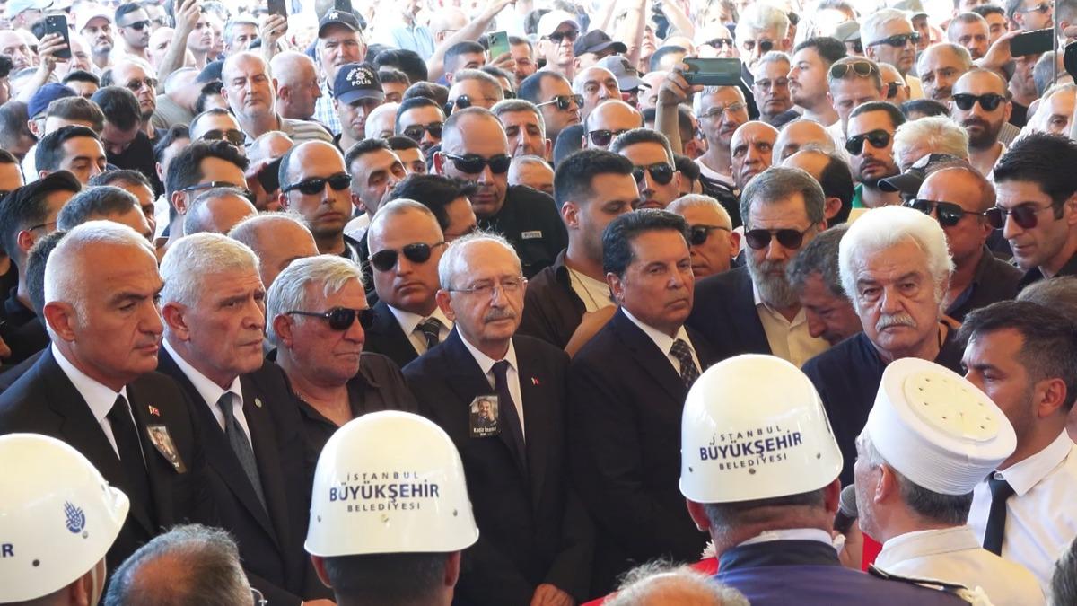 Mahsun Kırmızıg&uuml;l Kadir İnanır ın cenazesinden sonra siyaset&ccedil;ileri eleştirdi 2