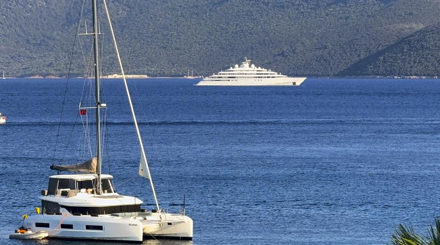 Mega yat "Golden Odyssey" Bodrum a&ccedil;ıklarına demirledi