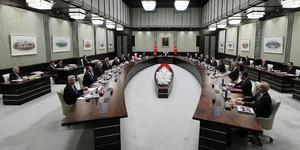 Canlı yayında kabine iddiası! "3 ila 5 bakanın g&ouml;rev değişimi olabilir"